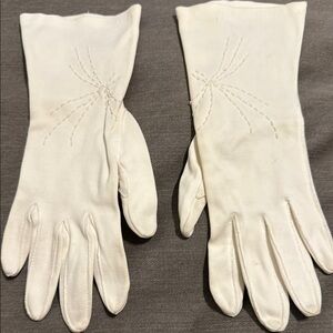 Fownes Royale White Gloves with Embroidered  100% Double Woven Cotton